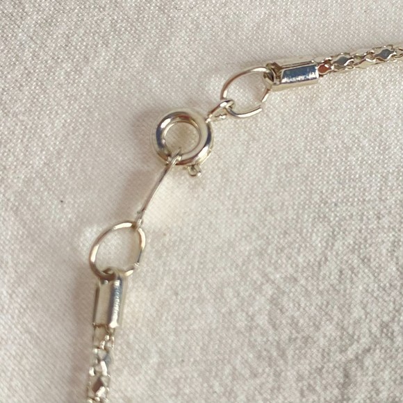 Silver Tone Chain Necklace With Southwestern Style Beads Double Feather Pendant - Picture 9 of 9